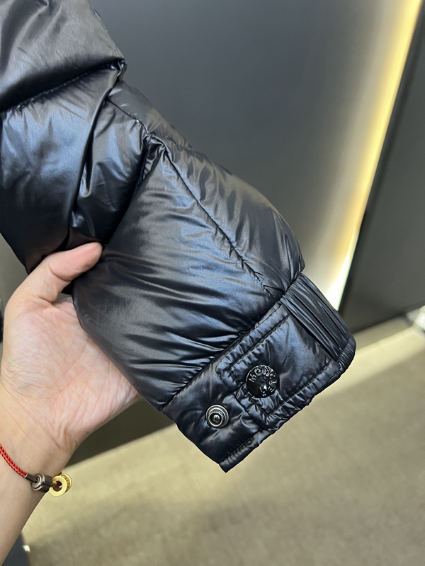 ハイクオリティダウンジャケット角部分ディテール